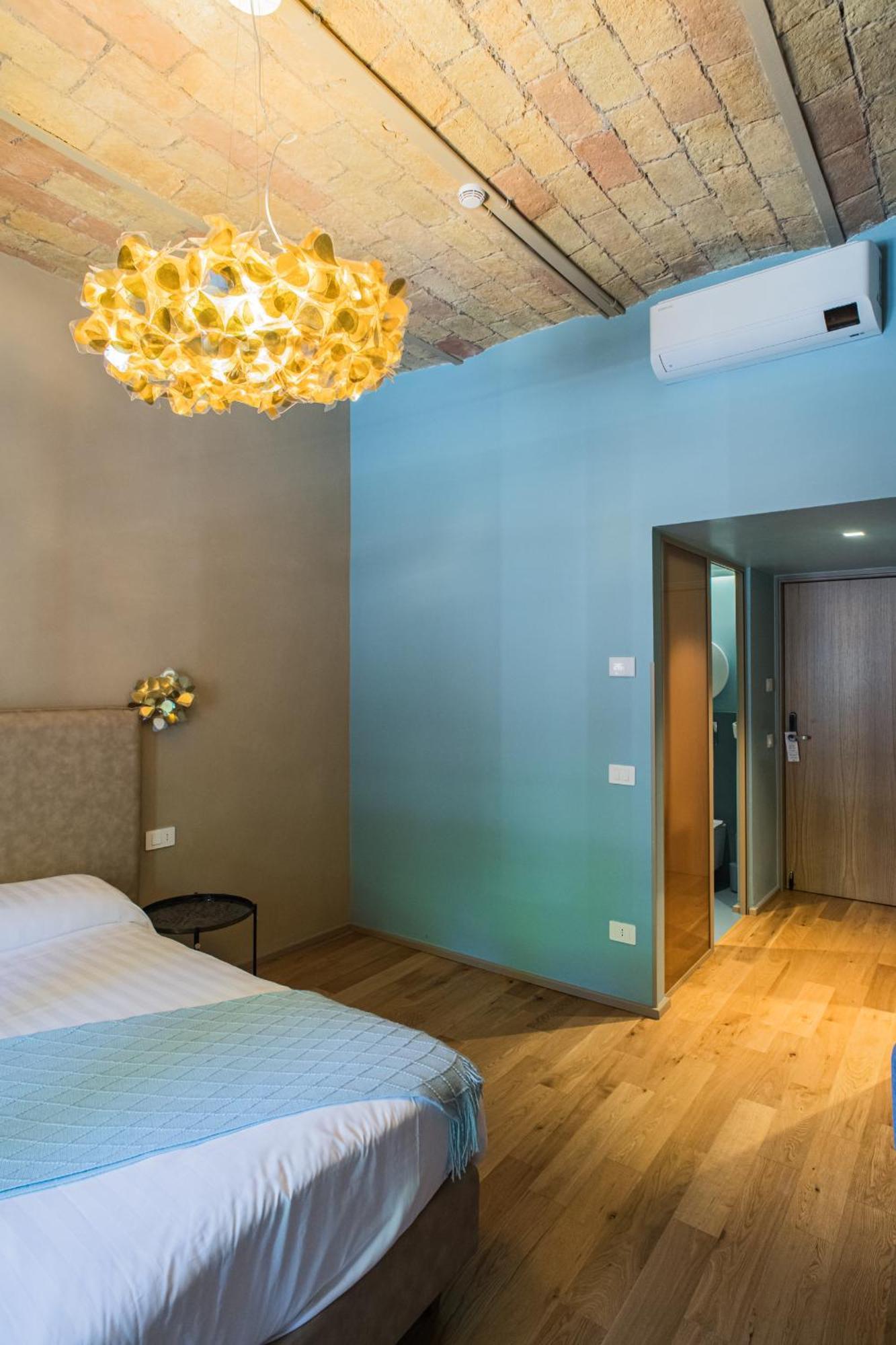 163 Boutique Roma